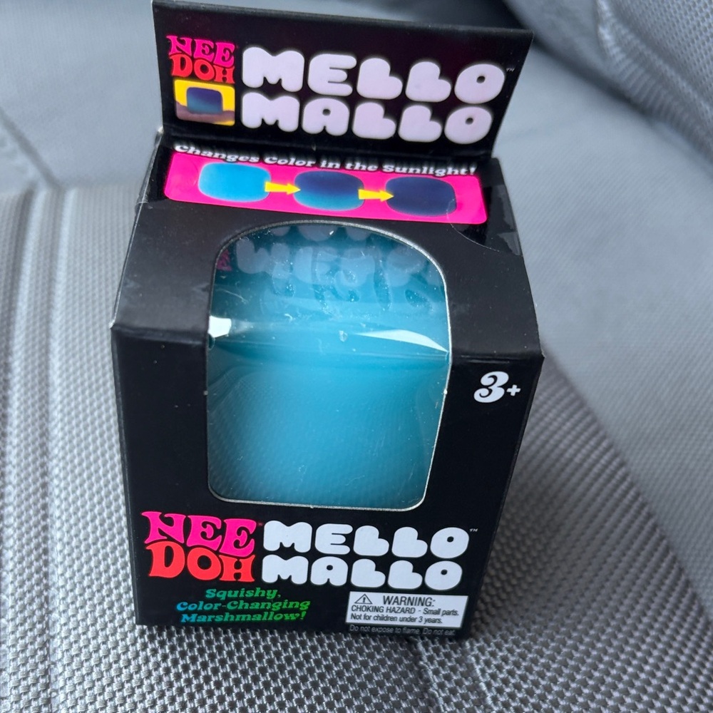 NeeDoh Mello Mallo Color-Changing Marshmallow Toy - Blue